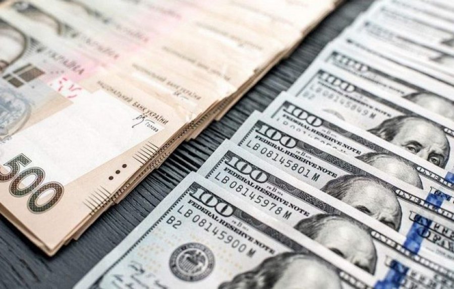 Нацбанк скоротив чистий продаж валюти до майже річного мінімуму