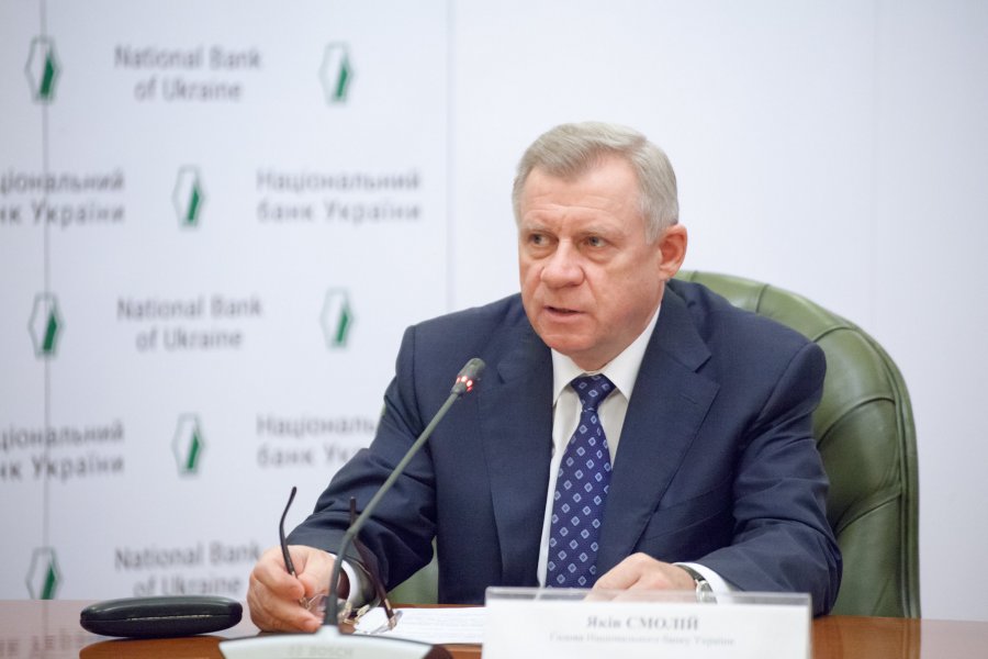 Смолий ожидает $1,3 млрд от МВФ в мае