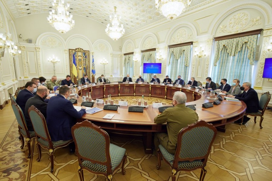 РНБО дозволила націоналізувати МР Банк та Промінвест