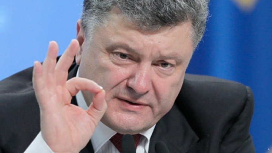 Порошенко уже год думает над гарантиями ПриватБанка