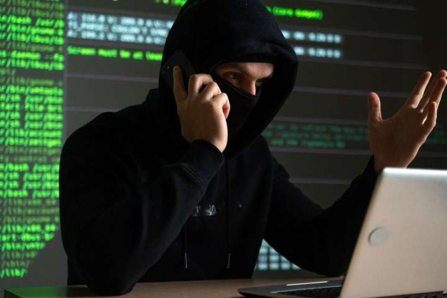 Кіберполіція затримала в Кривому Розі шахраїв, що підробляли SIM-картки