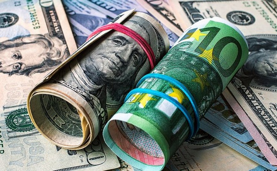 НБУ скоротив продаж валюти