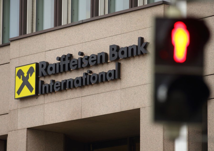 НАЗК внесло групу Raiffeisen до списку спонсорів війни