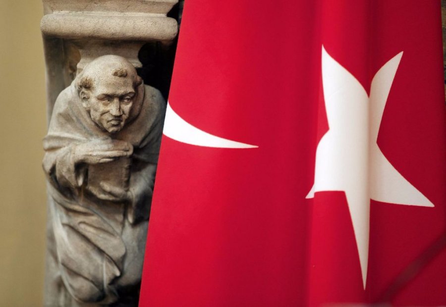 S&amp;P понизило рейтинги Турции