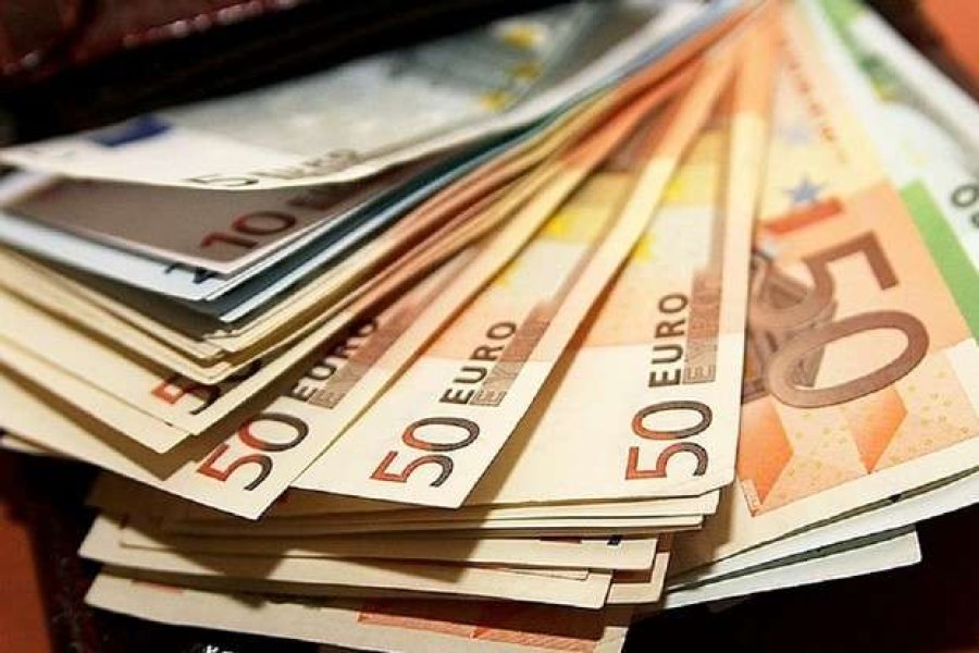 Євросоюз заборонить готівкові розрахунки на суму понад €10 тисяч