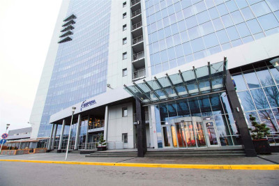 Ощадбанк продав у фінлізинг готель Ramada Encore та БЦ «Європа»