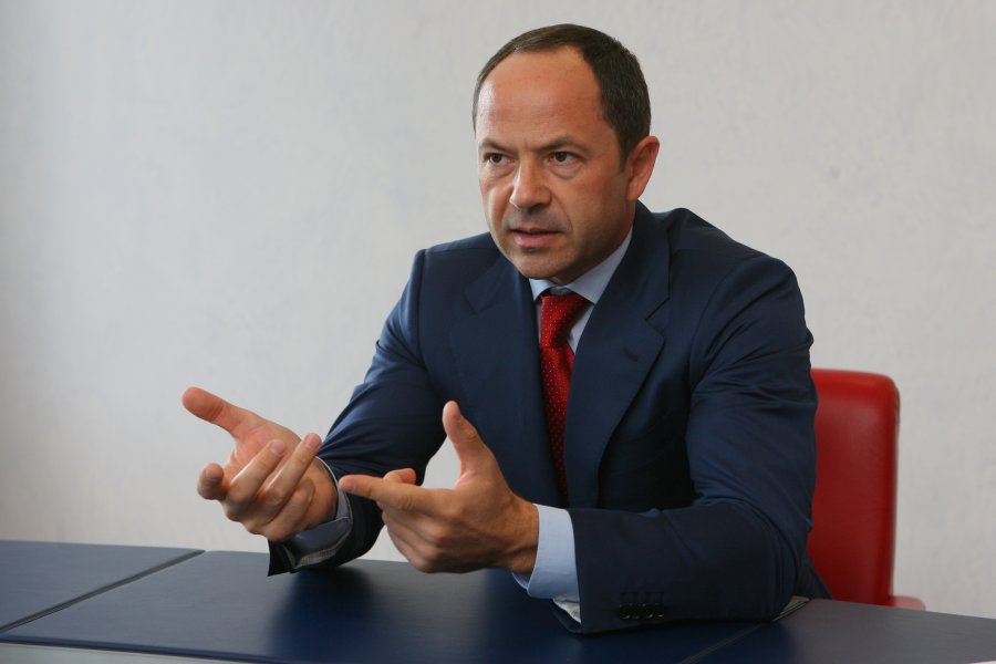 Тигипко назначает своих людей в Универсал Банк