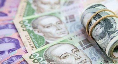 Чистий продаж валюти населенням скоротився до мінімуму