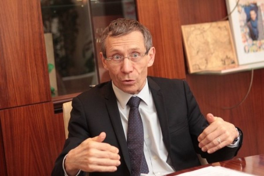 Дюмель покинул пост главы правления Укрсиббанка