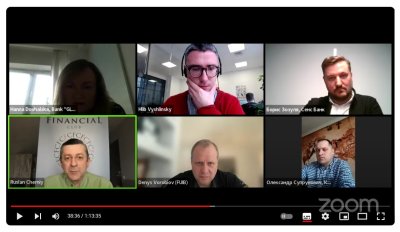 Українці за кордоном: як банки будують роботу з ними