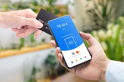 Райффайзен Банк створив термінал в смартфоні для ФОПів