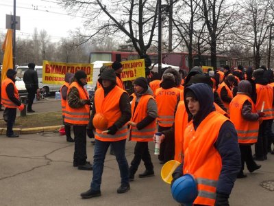 ПриватБанк викликав поліцію через дії мітингарів НЗФ