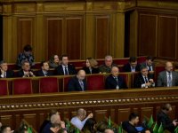 Правительство Шмыгаля отказалось от премий до конца года