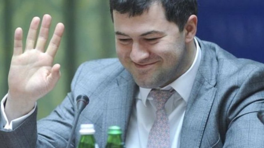 Насиров просит суд отменить конкурс на глав таможни и налоговой