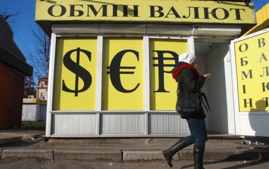 Обменники смогут переоформлять валютные лицензии заранее