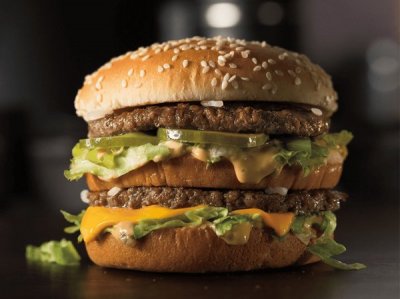 За індексом Біг-Мака долар в Україні має коштувати 11 грн