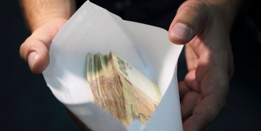 Сотрудник внутренней безопасности ПриватБанка задержан на взятке