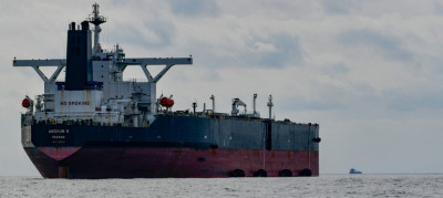 росія використовує підсанкційні танкери «тіньового флоту» для експорту нафти