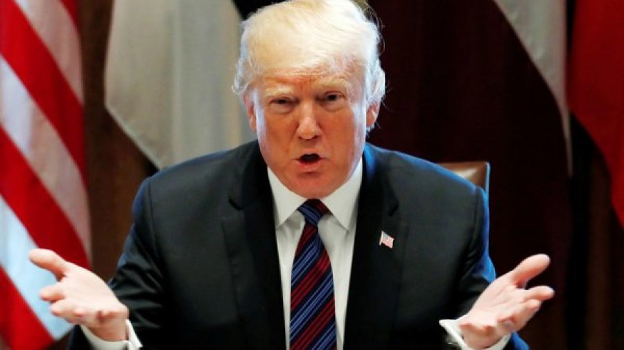 Трамп заблокував антиковідну допомогу на $2,3 трлн