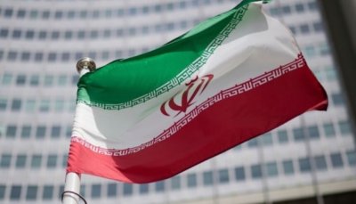 США продовжили на рік економічні санкції проти Ірану