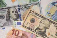 НБУ за листопад зменшив продаж валюти лише на 1%