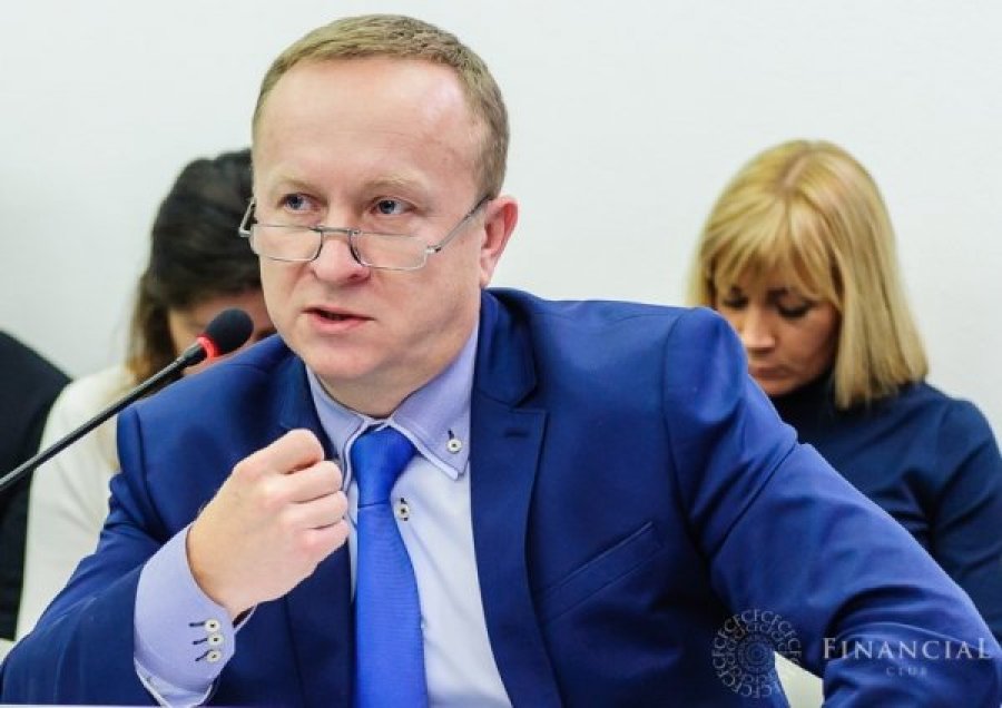 Наумов переміг у голосуванні на голову держбанку з перевагою в два голоси
