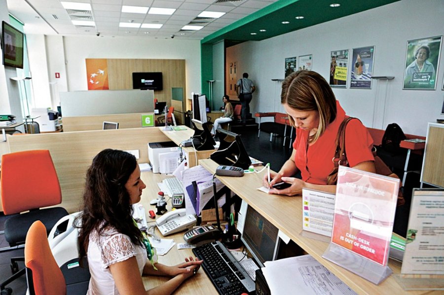 ФГВФЛ продолжает выплаты вкладчикам еще двух банков