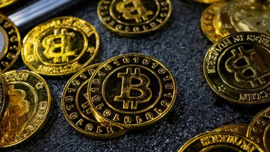 Ціна Bitcoin перевищила $45 тисяч вперше з квітня 2022 року