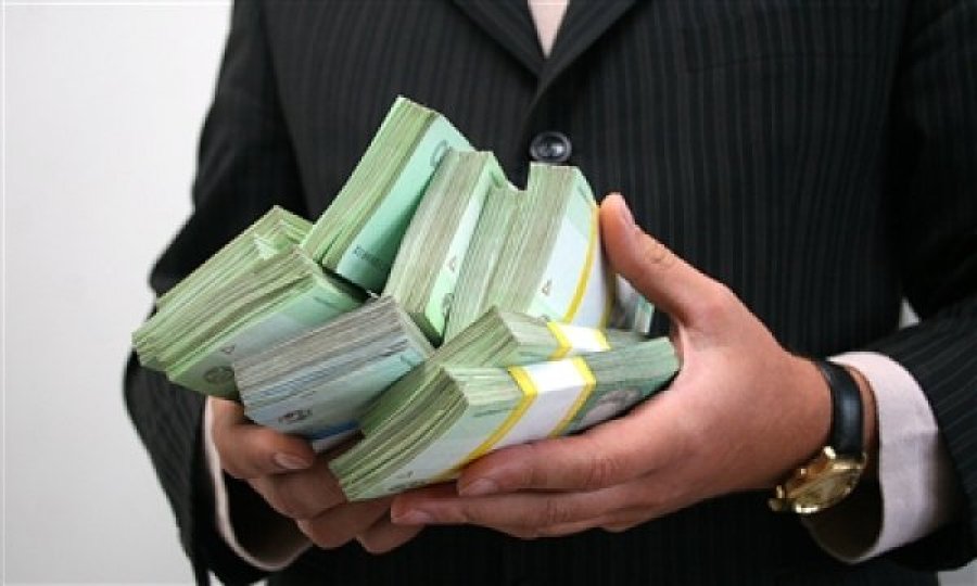 Уряд опублікував старі та нові зарплати міністрів
