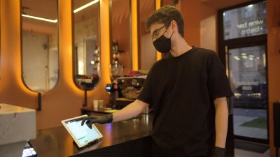 Кафе та ресторани у «червоній» зоні втратили 34% виручки