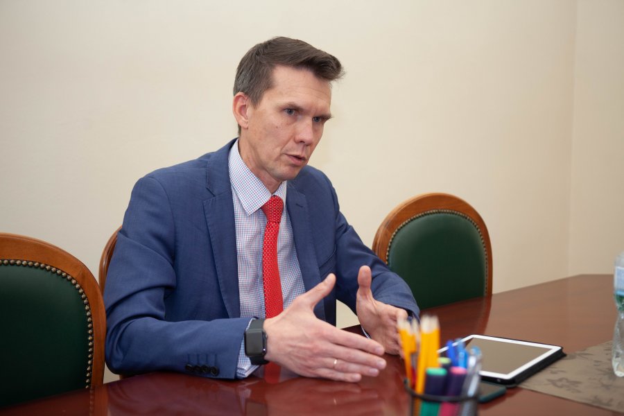 Нацбанк выступил против нерыночного регулирования комиссий за безналичные платежи