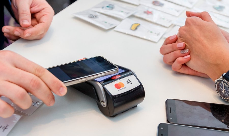 Витрати українців в найбільшій мережі POS-терміналів зросли на 42%