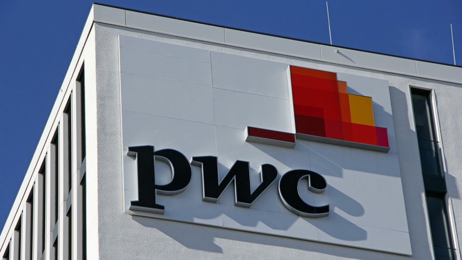 Украина может подать иск против PwC из-за ПриватБанка
