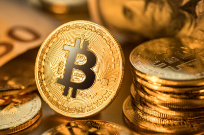 Біткоїн обвалився нижче позначки $100 тисяч