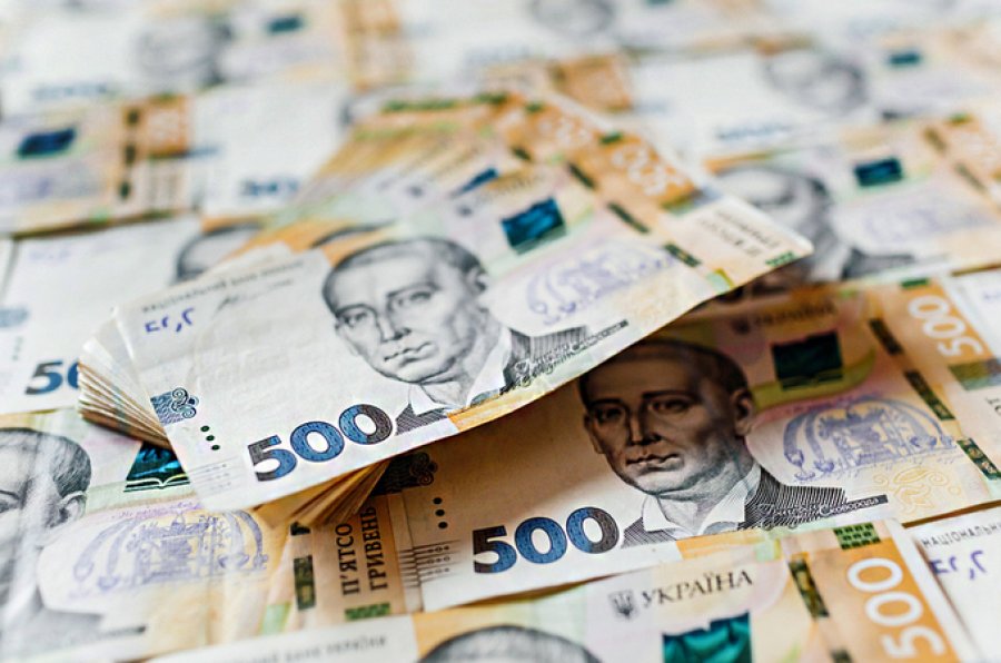 Залишок гривневих коштів уряду впав на 31%