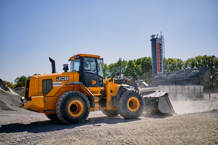 Понад 20 машин JCB придбано в рамках програми JCB Finance