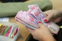 Кабмін скасує мораторій на підвищення мінімальної зарплати і прожиткового мінімуму