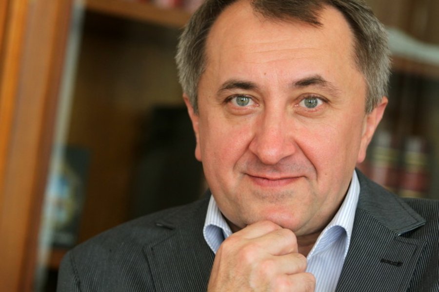 Данилишин предлагает забрать в бюджет больше денег НБУ