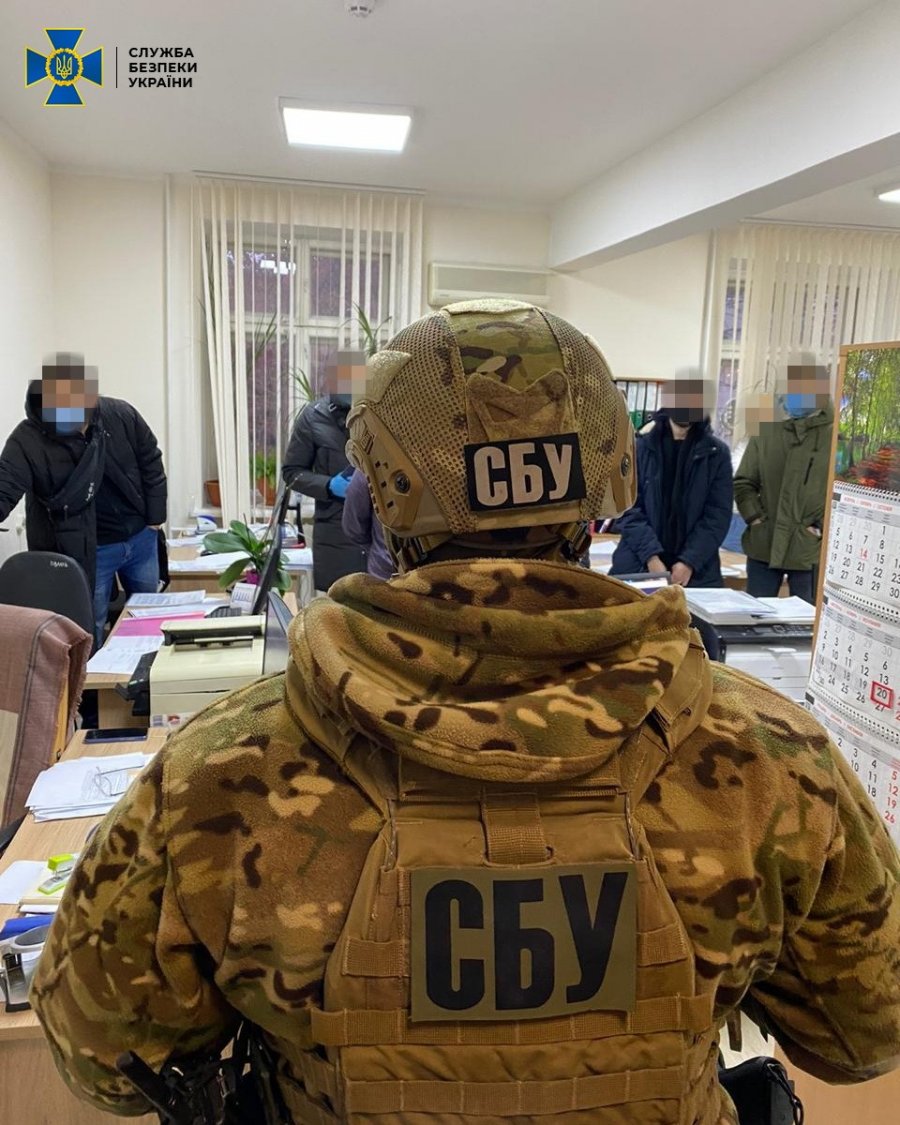 СБУ блокувала збут секретних даних із податкової та митниці