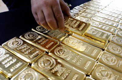 Ринок золота виштовхали в «тінь», де українцям продають підроблені злитки