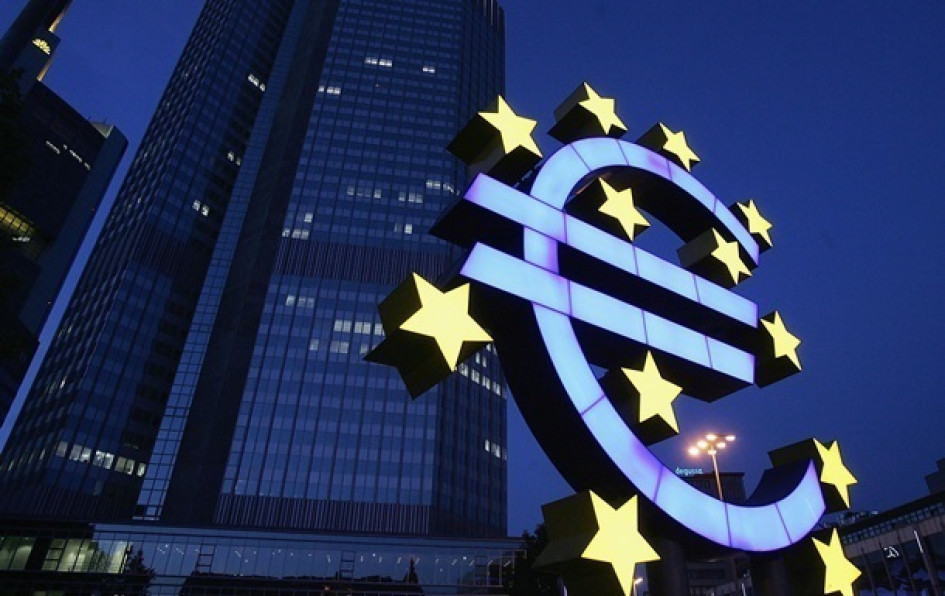 Річна інфляція в єврозоні знизилася до 2,3%