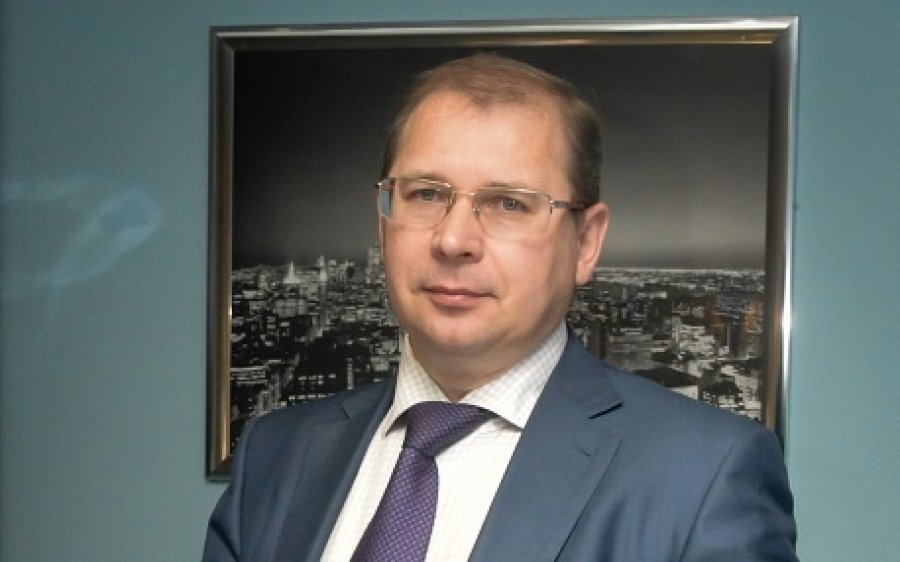 «В кризис банк надо заливать деньгами – кредитовать буквально под стулья и столы»
