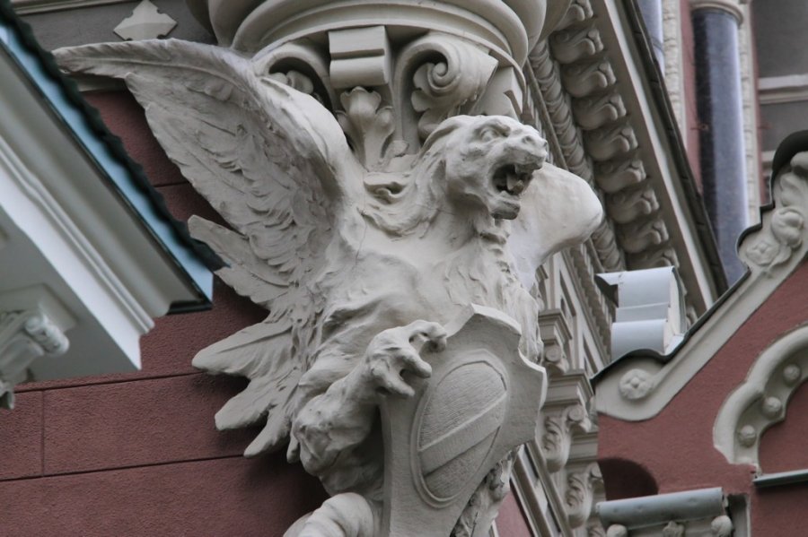 Нацбанк возьмет финкомпании под крыло