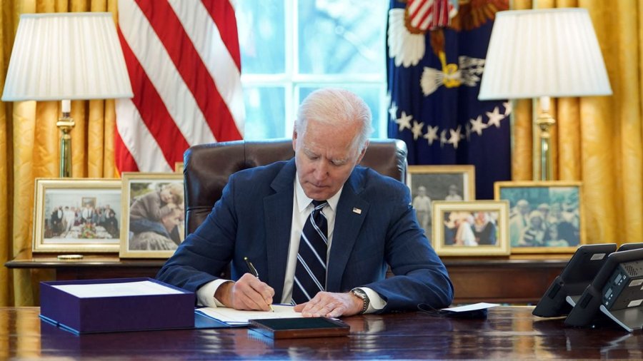 Байден підписав постійний бюджет США на 2024 рік