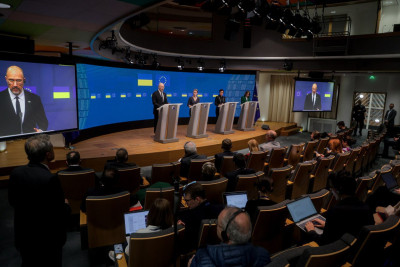 ЄС спрямує Україні 2,1 млрд євро доходів від заморожених росактивів