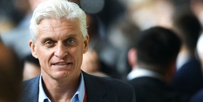 Британія зняла санкції з російського банкіра Тінькова
