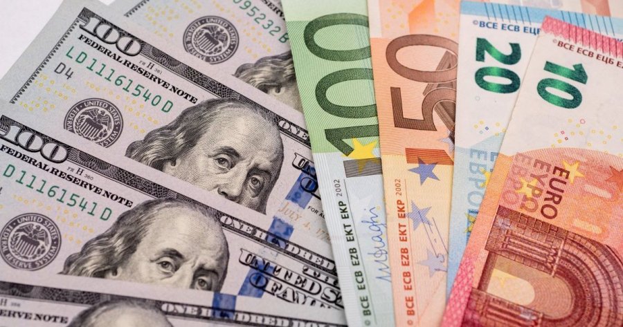 НБУ продав на міжбанку майже $240 млн