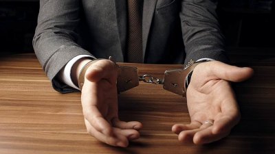 Суд заочно арештував підозрюваного по справі Укргазбанку