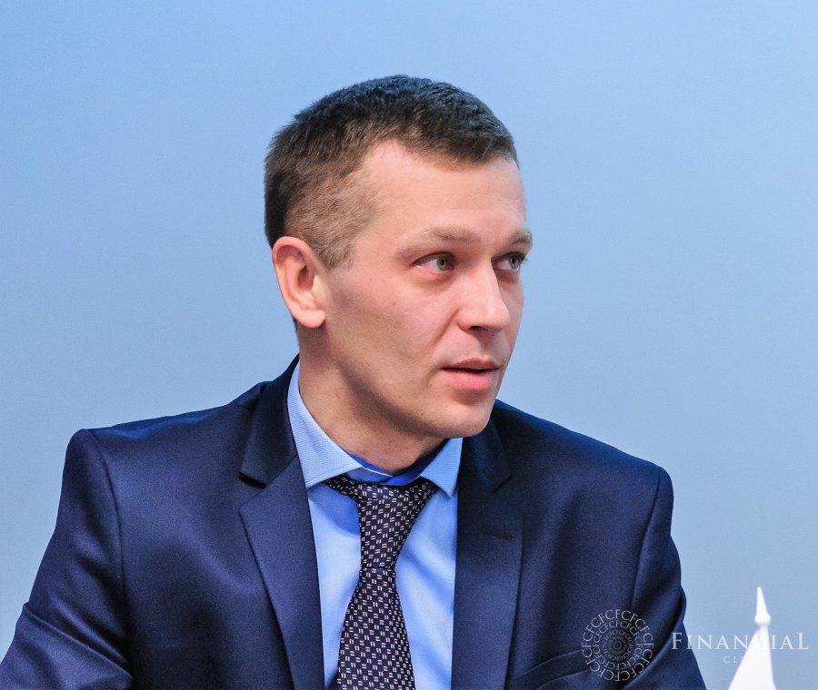 Начальник управления департамента розничного банкинга Укргазбанка Виталий Годун
