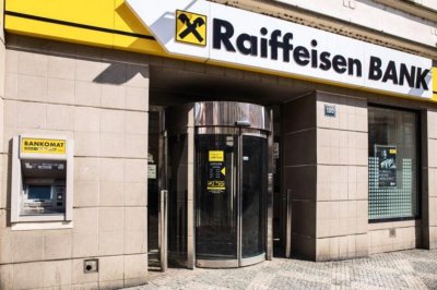 Raiffeisen Bank у рф вводить 50% комісії за перекази в доларах з інших банків